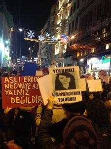 25-kasim-kadin-yuruyusu-her-halde-direniyoruz-3