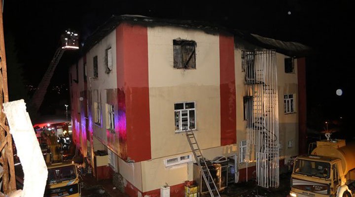 adana-belediye-baskani-yangin-merdiveni