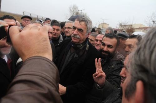 sarp-kuray-8-yillik-esaretten-sonra-tahliye-edildi-1